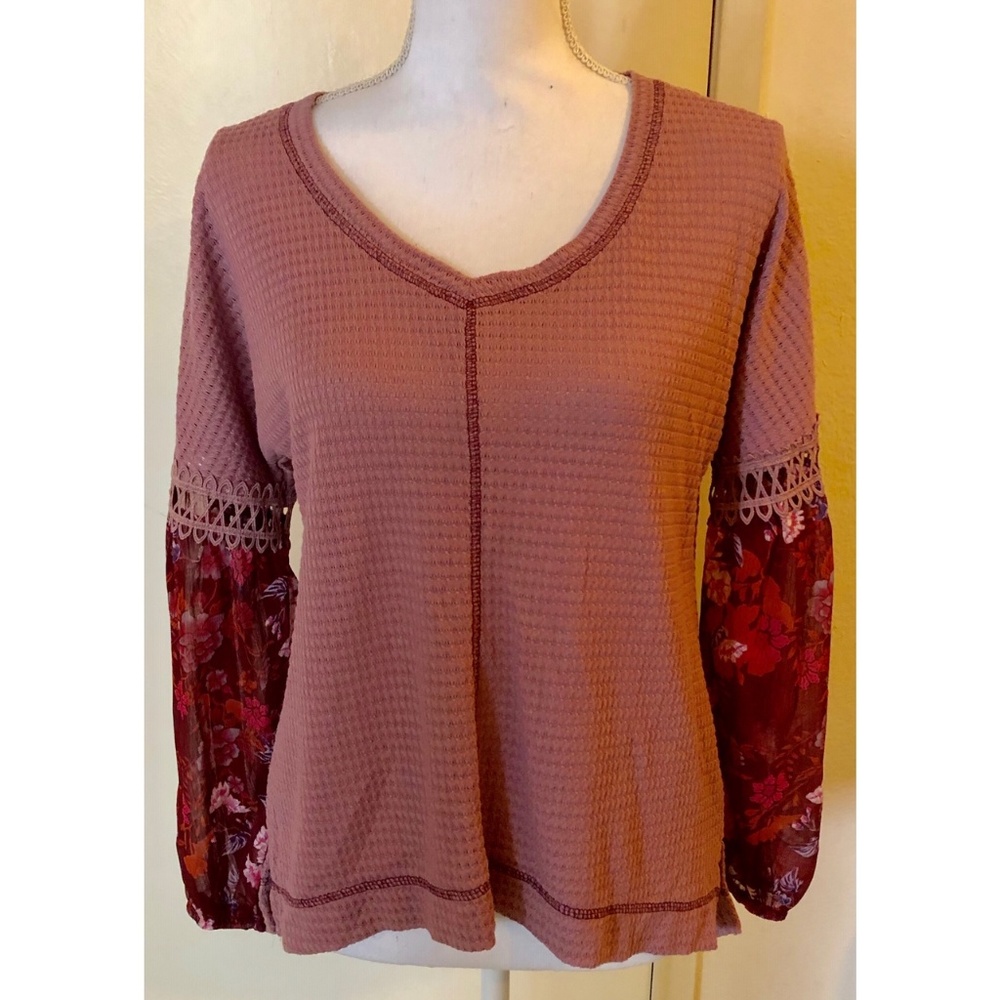 NWOT. Tru Self Waffle Knit Top, Floral Chiffon Slv